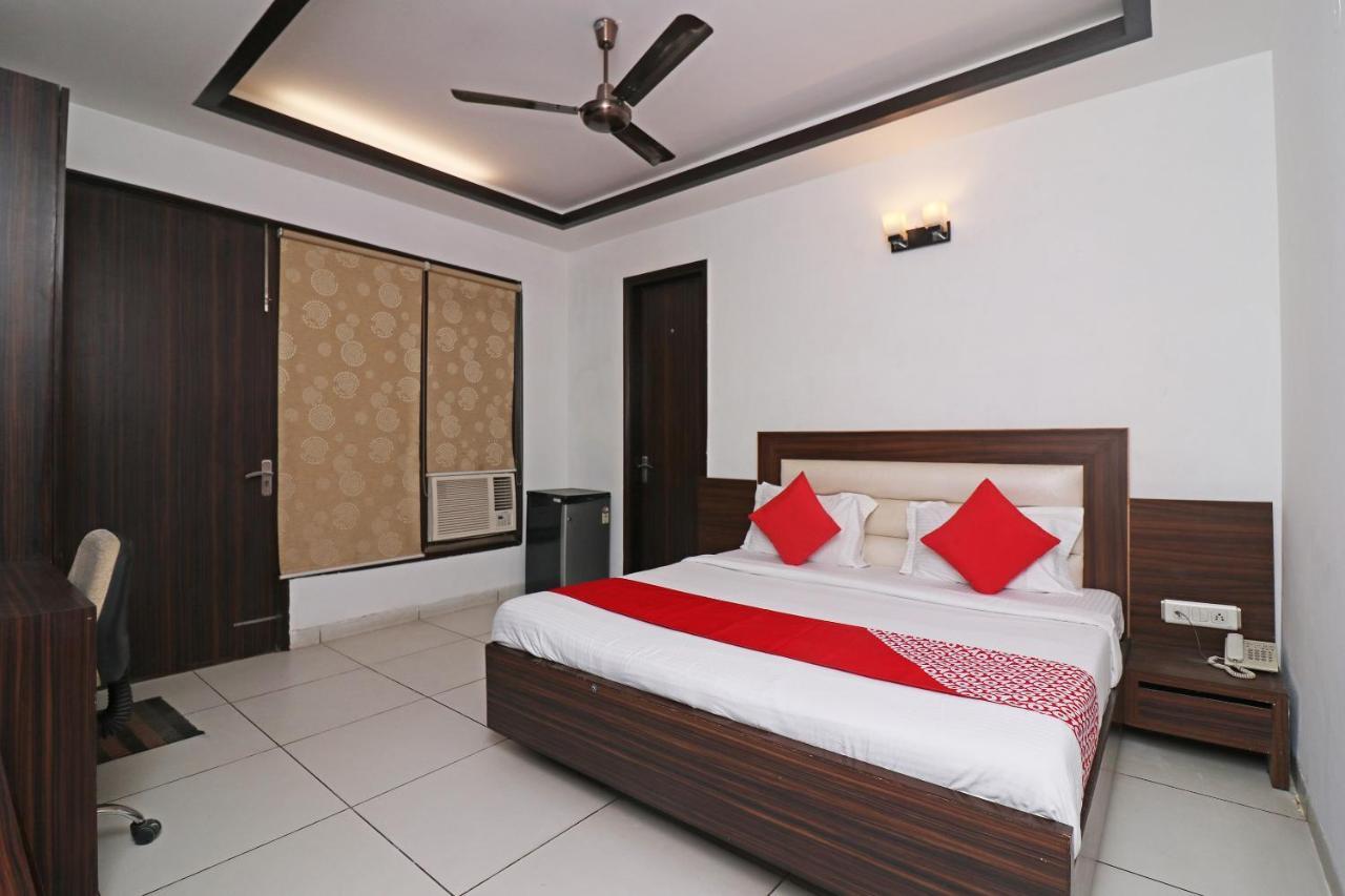 Wonderland Inn Near Aravali Biodiversity Park Gurgaon Exterior photo