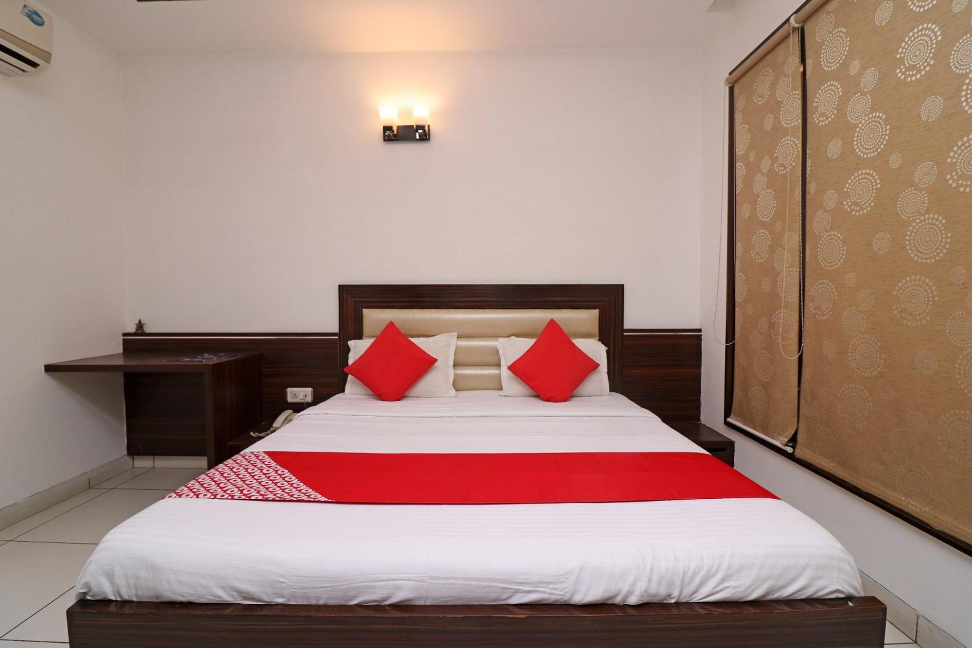 Wonderland Inn Near Aravali Biodiversity Park Gurgaon Exterior photo